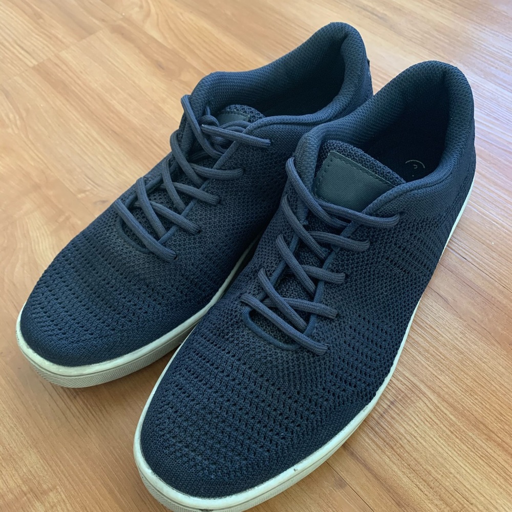 Shoes - Picture 2 of 5
